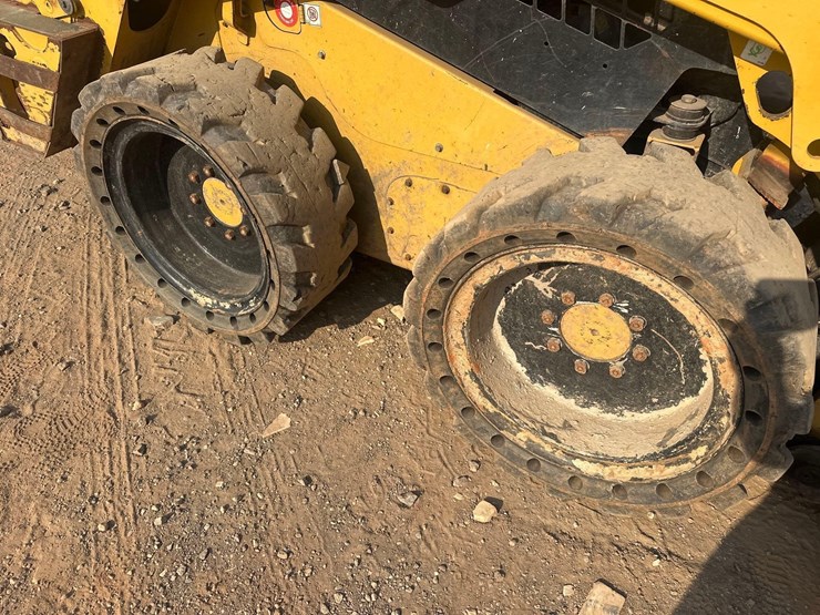 caterpillar-236d-image-13