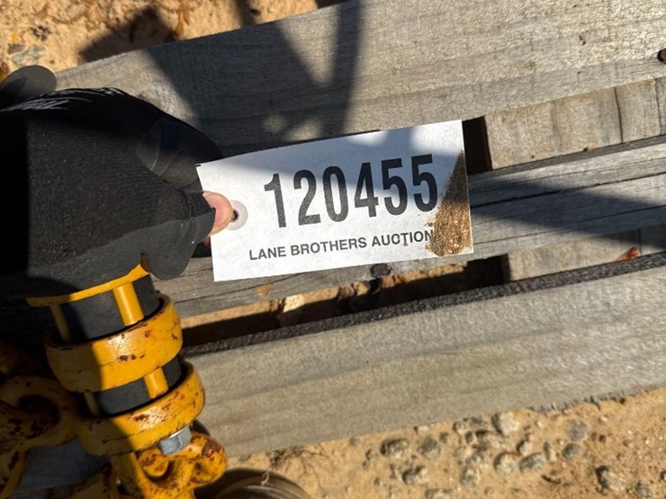 5240---2-chain-bucks-image-2