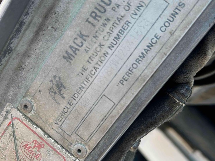 2000-mack-ch613-image-72