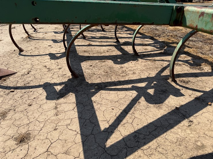 john-deere-16-image-11