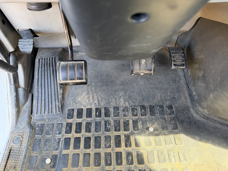 #40279-•-2007-volvo-vnl-t/a-daycab-truck-tractor-vin:-4v4nc9gg97n446542-image-61