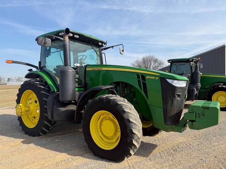 2011-john-deere-8285r-image-2