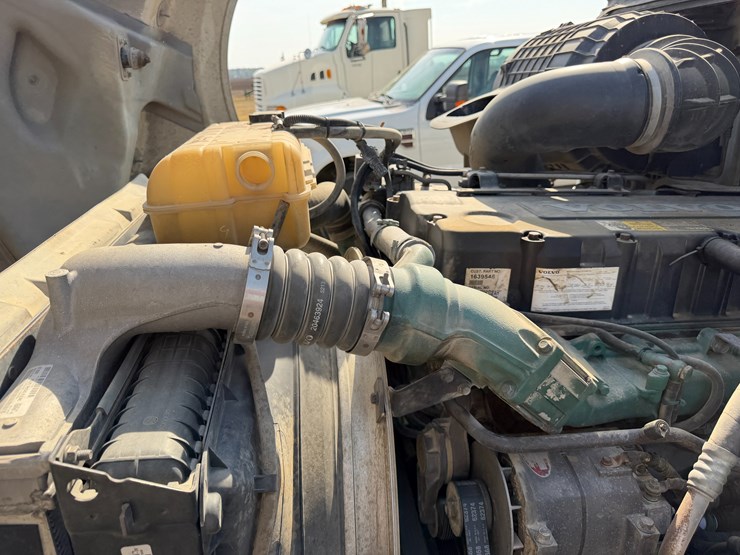 #40279-•-2007-volvo-vnl-t/a-daycab-truck-tractor-vin:-4v4nc9gg97n446542-image-49