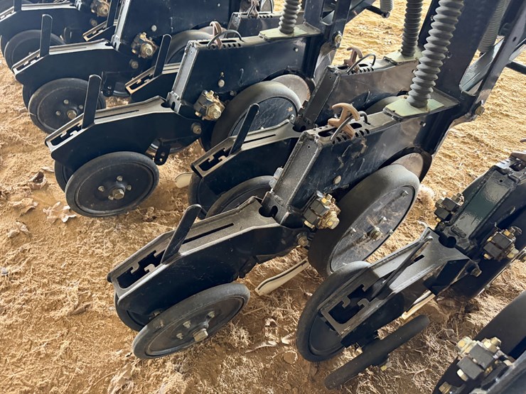 #40294-•-great-plains-2520-25'-grain-drill-image-26