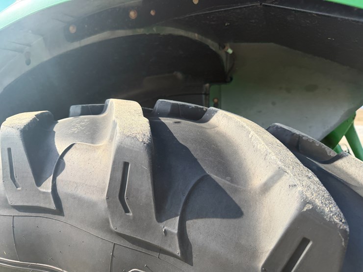 2011-john-deere-8285r-image-6