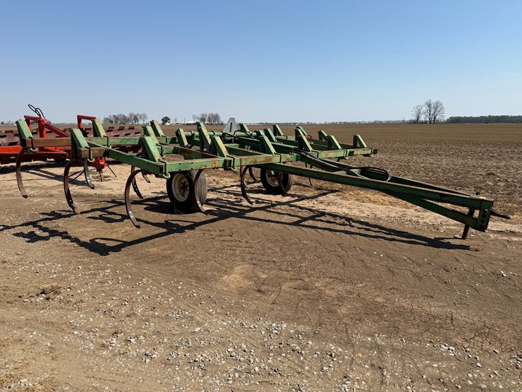 #40325-•-20'-chisel-plow-image-2