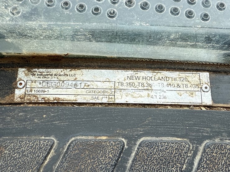 2015-new-holland-t8.410-image-43