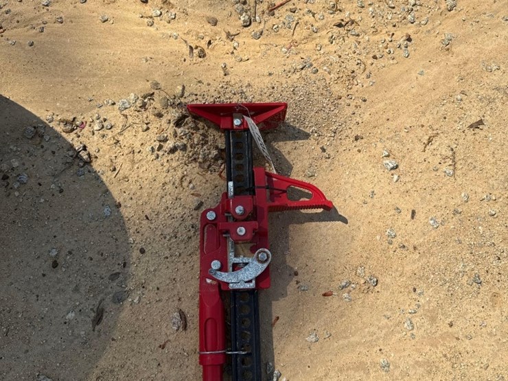 5263---new-48"-farm-jack-image-2