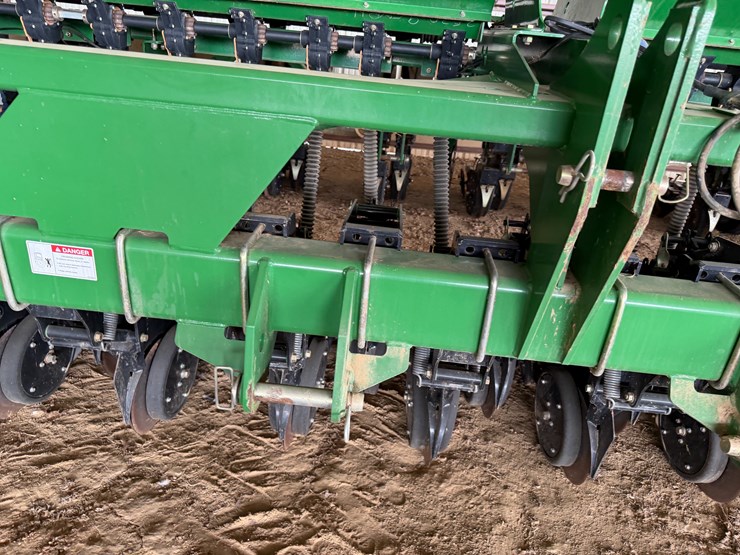 #40294-•-great-plains-2520-25'-grain-drill-image-146