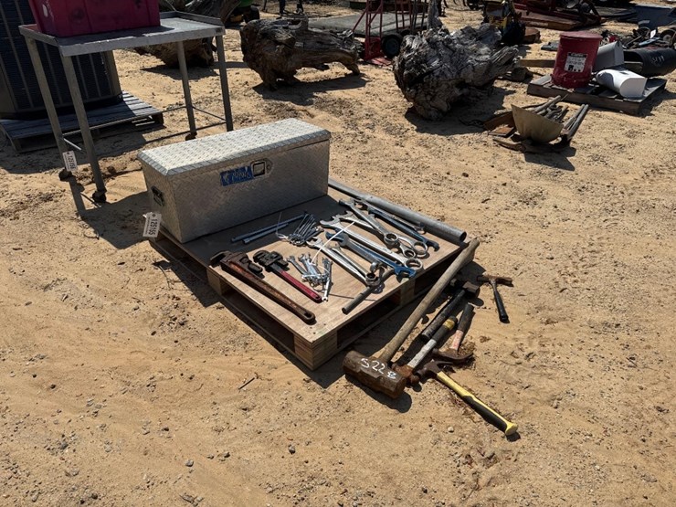 5228---diamond-tool-box-with-tools-image-1