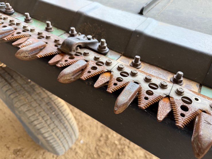 2014-john-deere-30-image-35