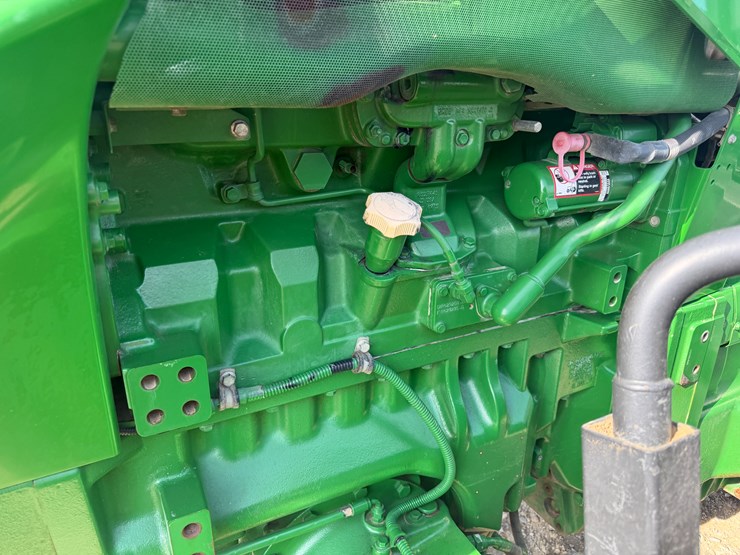 2017-john-deere-8320r-image-45