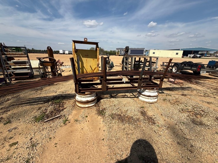 5279---metal-rack-&-69-pc-3/8"-rebar-image-4