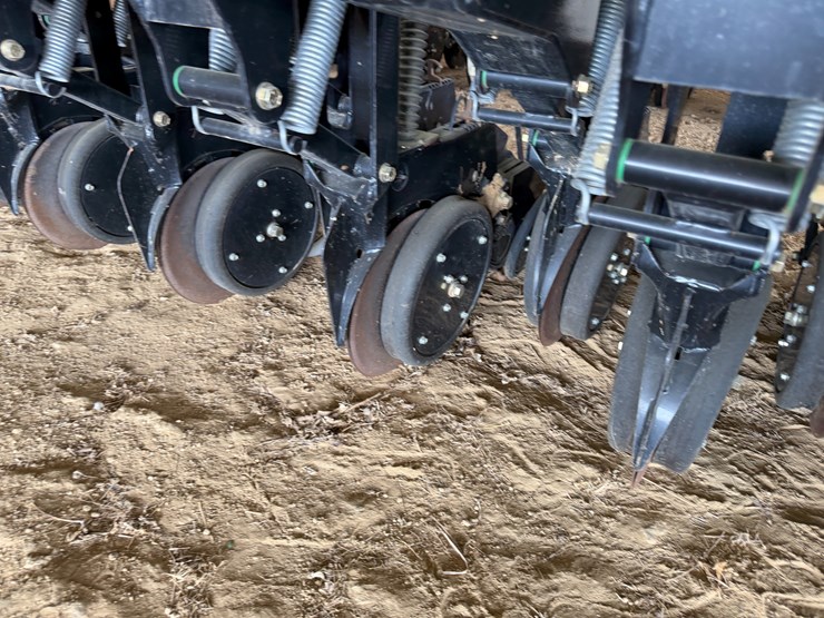 #40294-•-great-plains-2520-25'-grain-drill-image-106
