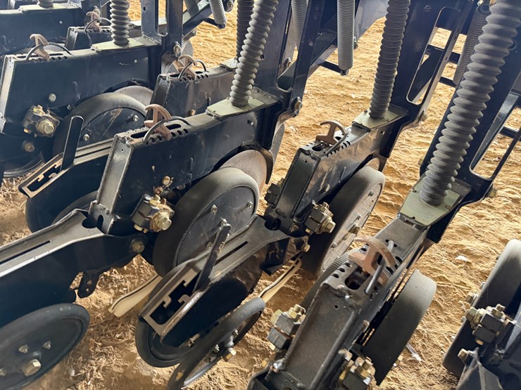 #40294-•-great-plains-2520-25'-grain-drill-image-38