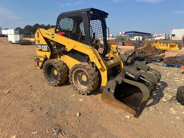 caterpillar-236d-image-1