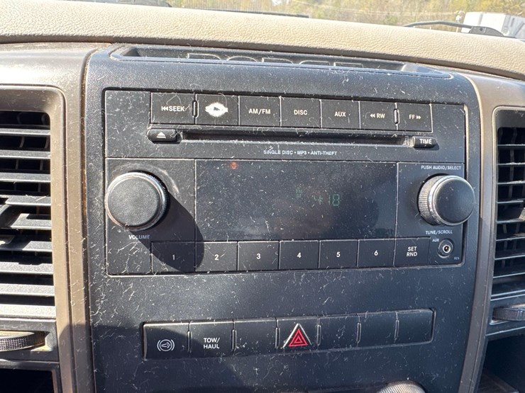 2012-dodge-ram-3500-image-22