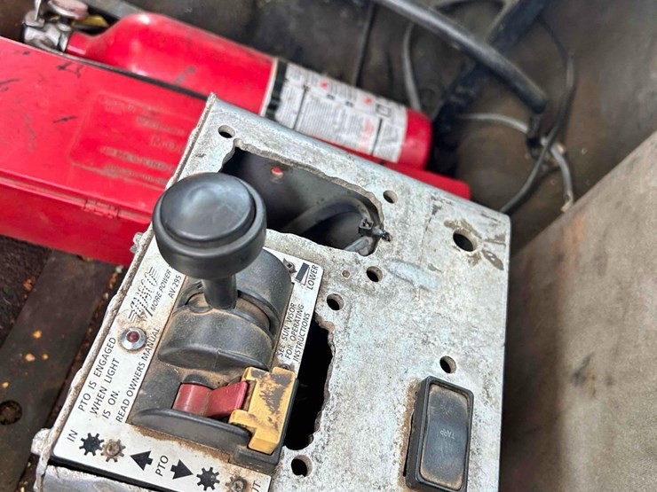 2000-mack-ch613-image-59