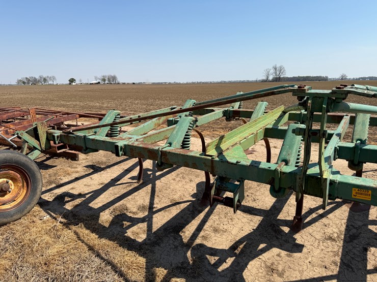 john-deere-16-image-30