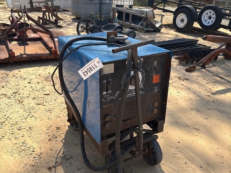 5252---miller-dialarc-250-ac/dc-electric-welder-image-4