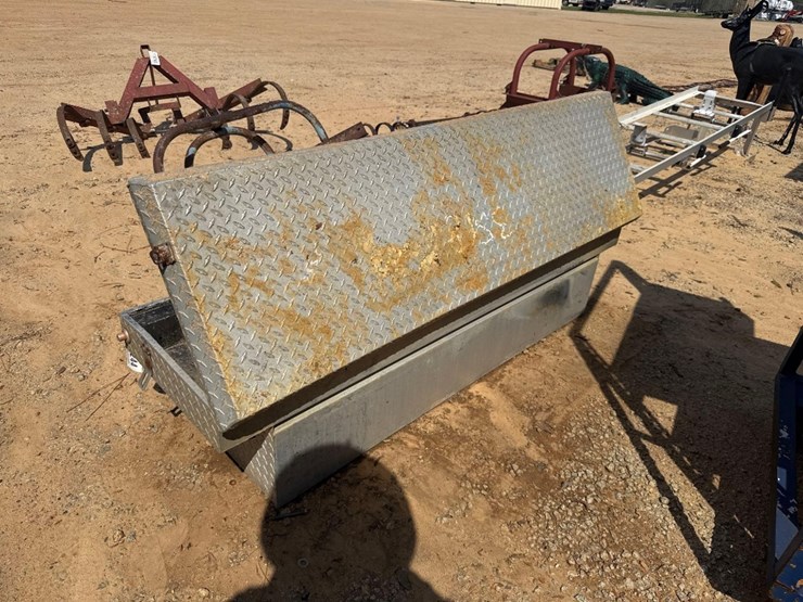 5286---tool-boxes-with-step-rails-image-4