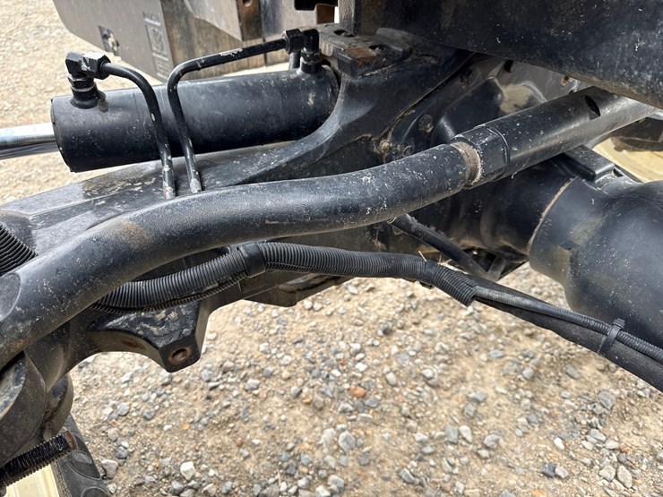 2015-new-holland-t8.410-image-28