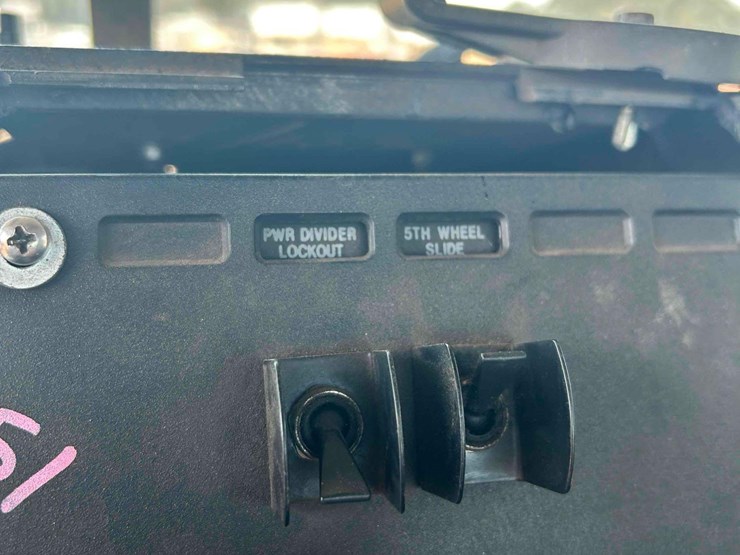 2000-mack-ch613-image-56