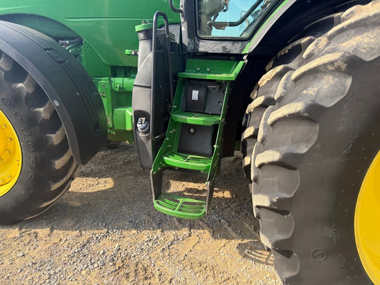2017-john-deere-8320r-image-26
