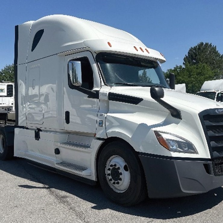 2020 FREIGHTLINER CASCADIA 126