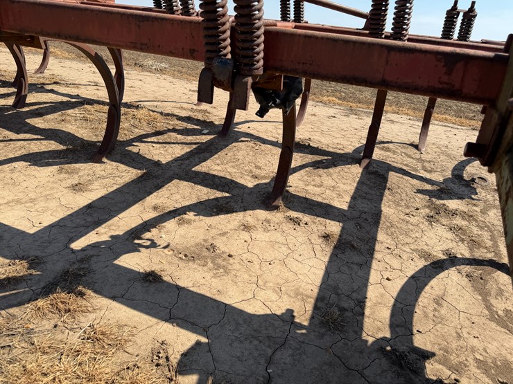#40328-•-20'-chisel-plow-image-29
