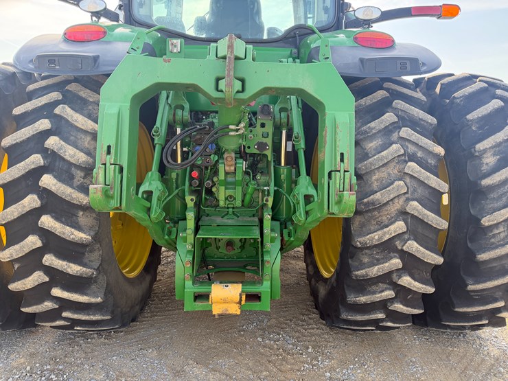 2017-john-deere-8320r-image-17