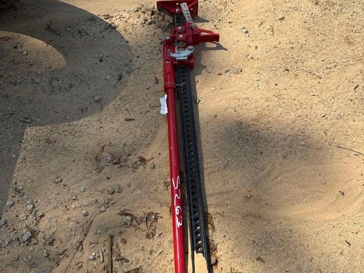 5263---new-48"-farm-jack-image-1