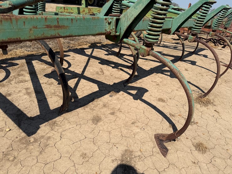 john-deere-16-image-23