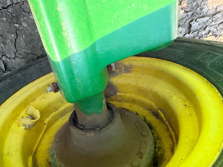 john-deere-2623-image-13