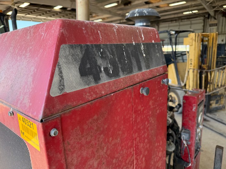 #40321-•-case-4391t-4-cyl-power-unit-w/-trailer-image-11