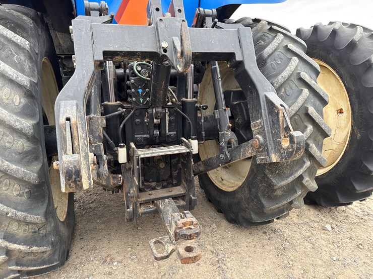 2015-new-holland-t8.410-image-5