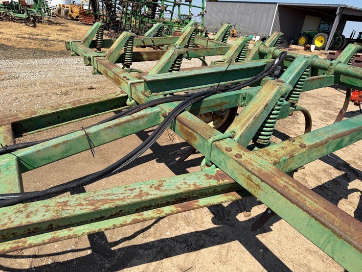 #40325-•-20'-chisel-plow-image-34