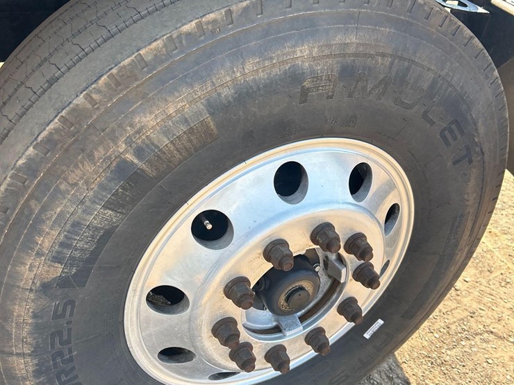 2000-mack-ch613-image-31