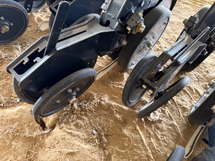 #40294-•-great-plains-2520-25'-grain-drill-image-68