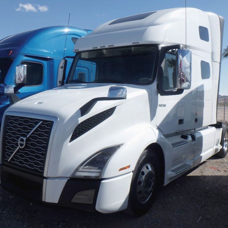 2021 VOLVO VNL 760