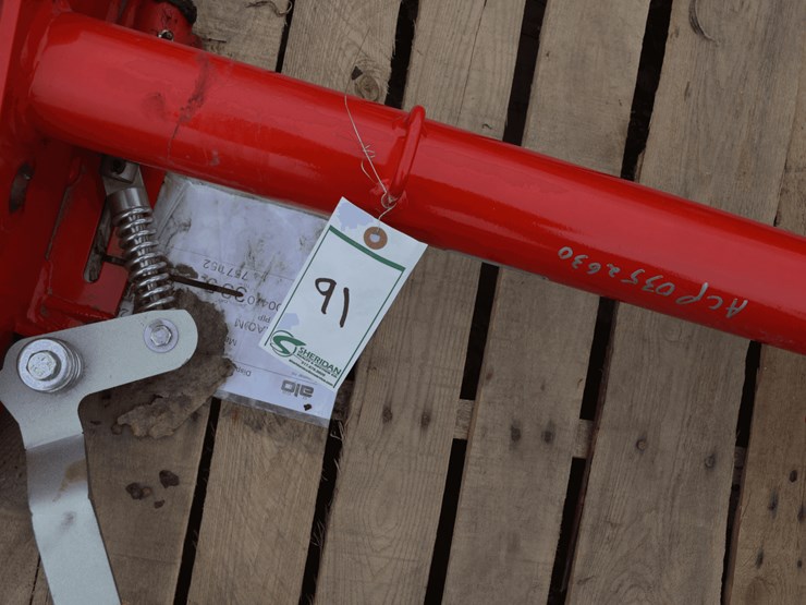 massey-ferguson-loader-quick-hitch-image-3