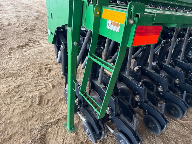#40294-•-great-plains-2520-25'-grain-drill-image-135