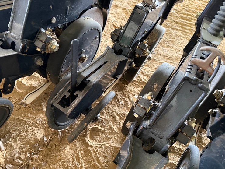 #40294-•-great-plains-2520-25'-grain-drill-image-71