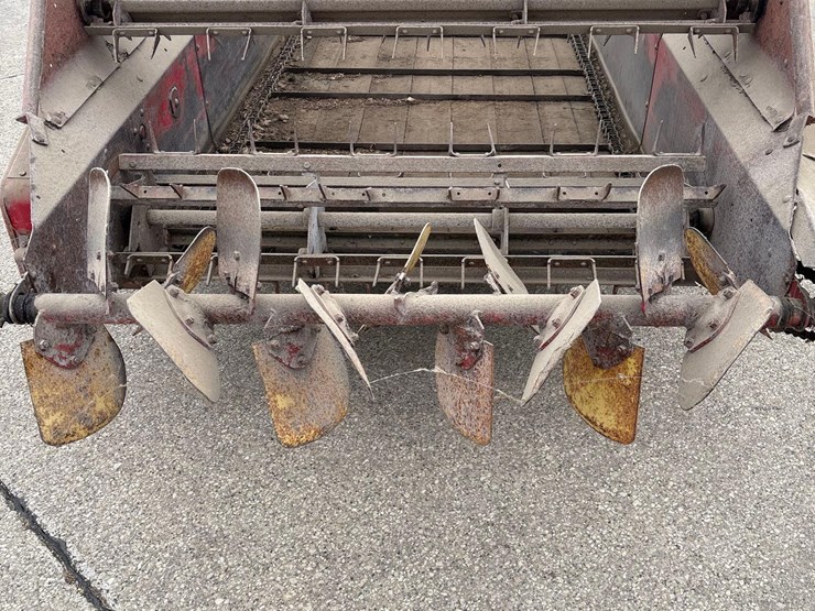 new-holland-516-image-12