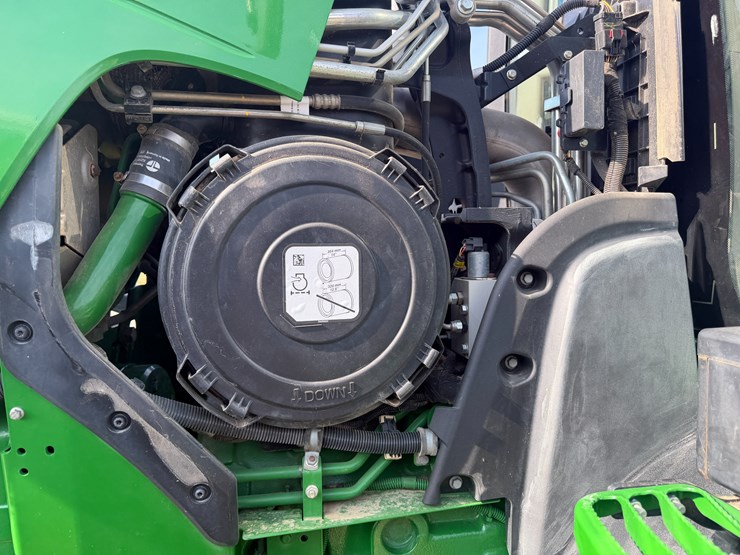 2017-john-deere-8320r-image-41