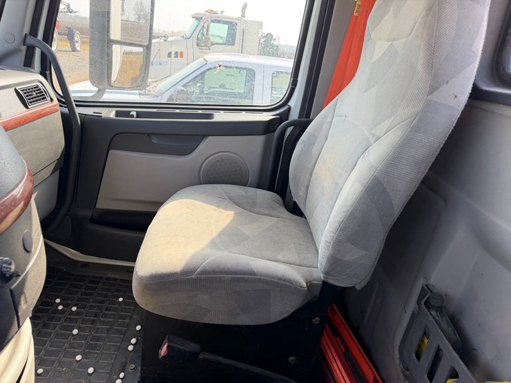 #40279-•-2007-volvo-vnl-t/a-daycab-truck-tractor-vin:-4v4nc9gg97n446542-image-65