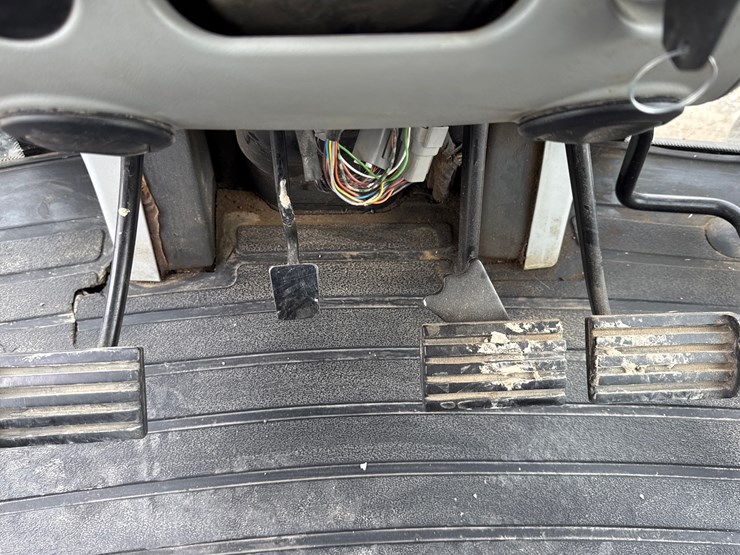 2015-new-holland-t8.410-image-45