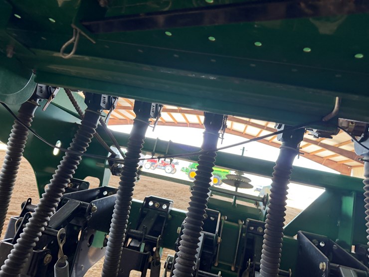#40294-•-great-plains-2520-25'-grain-drill-image-83