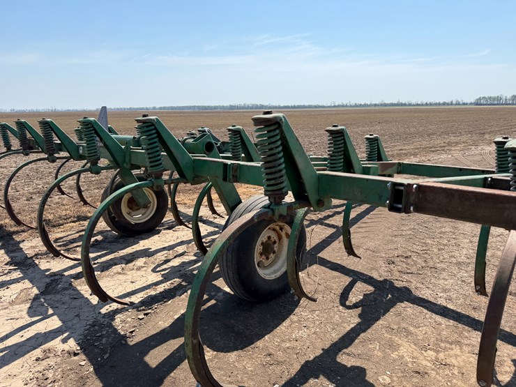 #40325-•-20'-chisel-plow-image-14