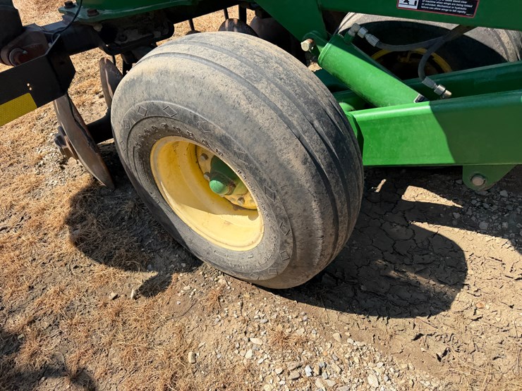 john-deere-2623-image-12